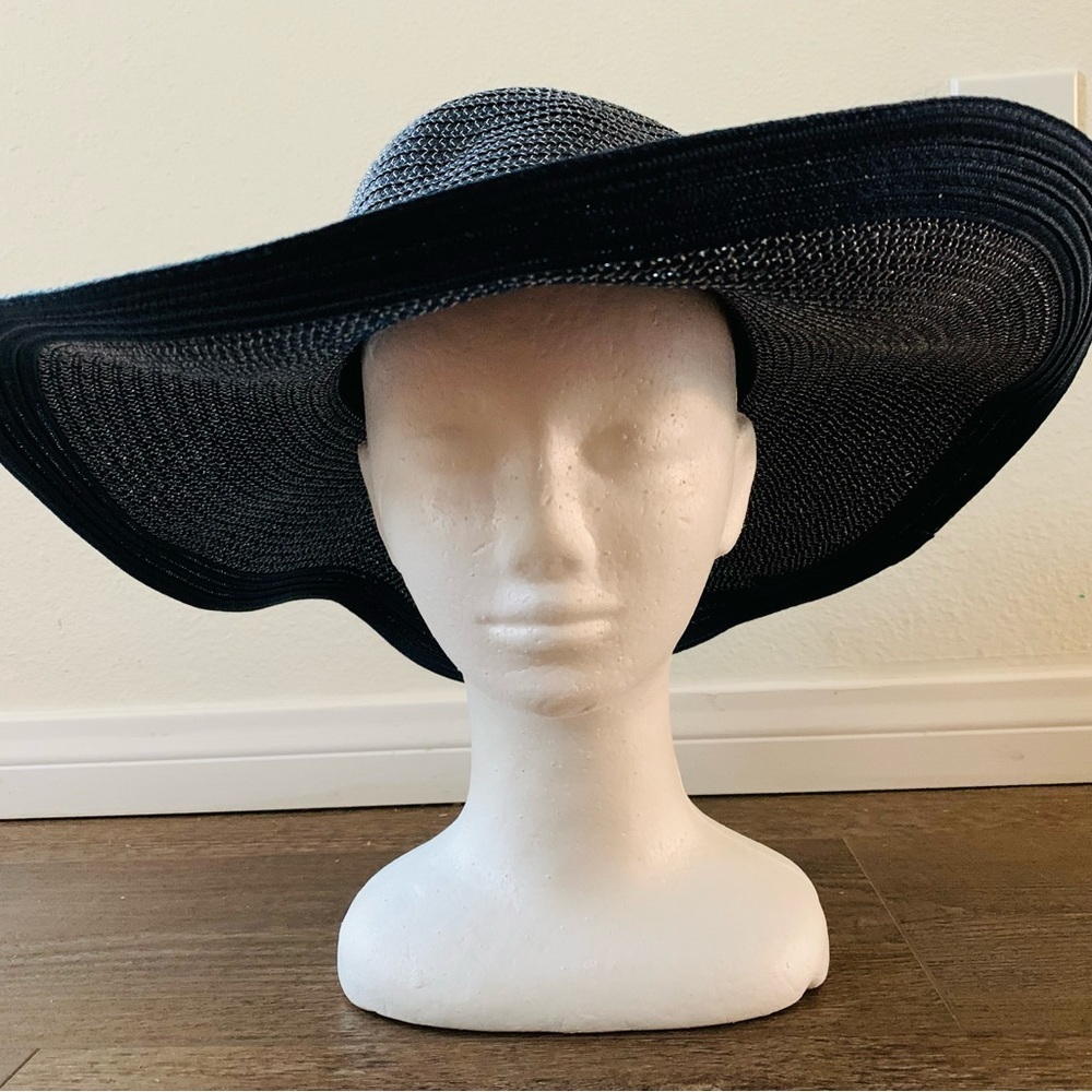 First Issue Sun hat - Picture 2 of 9